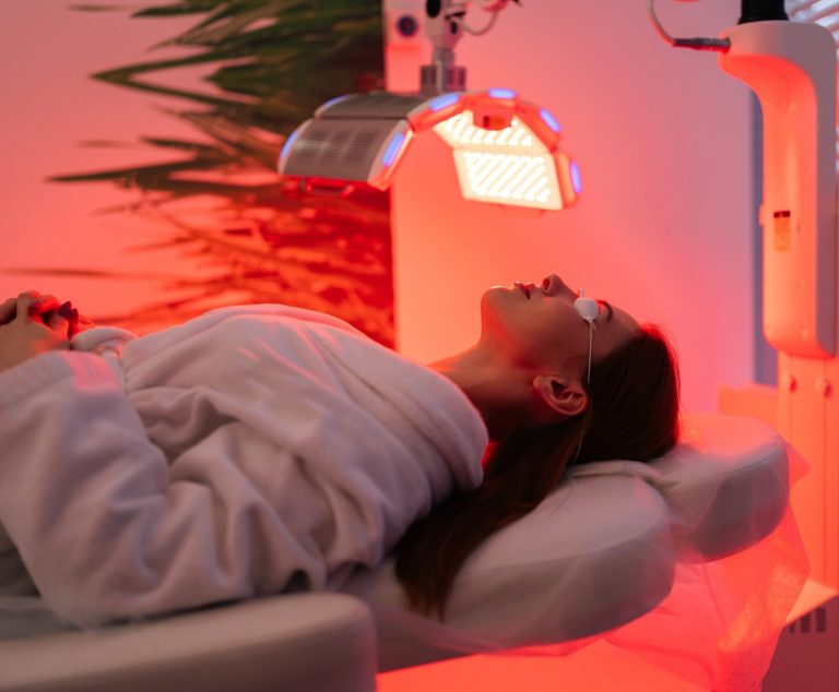 Vivid Results: A Practical Guide to Red Light Serum Use