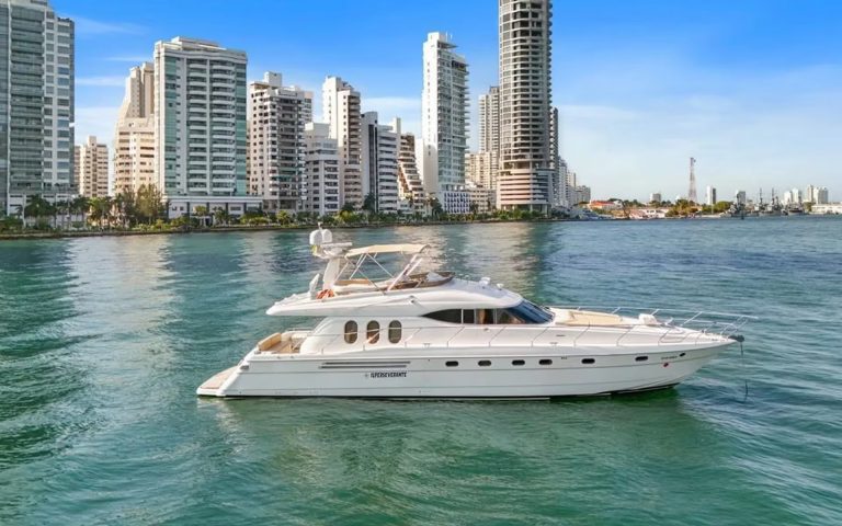 Ride the Caribbean: explore with boat rentals Cartagena Colombia