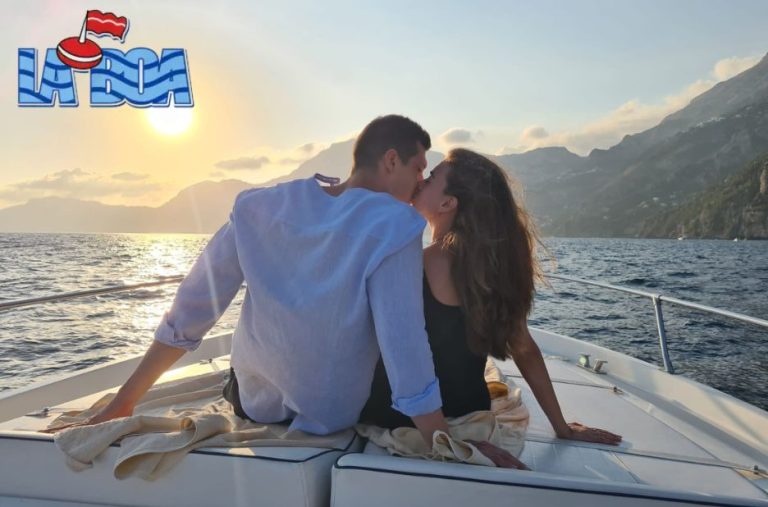 Escursioni in Barca sulla Costiera Amalfitana: Scopri Spiagge Nascoste e Panorami Unici